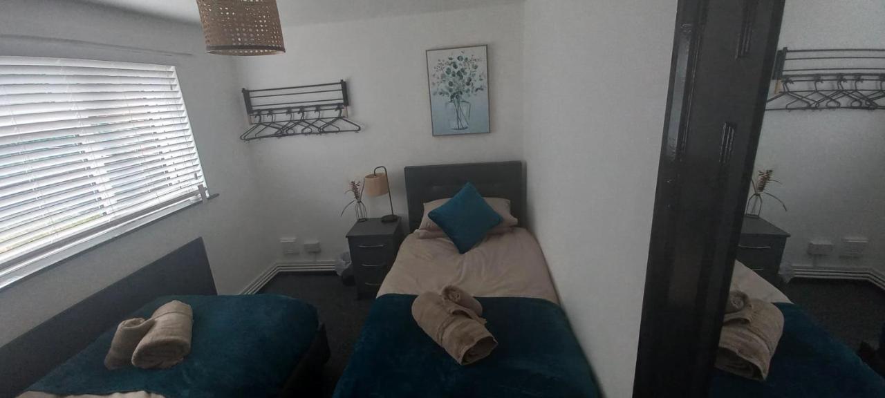 6-Min Walk To New Cross Parking Long Stay Discounts ولفرهامبتون المظهر الخارجي الصورة
