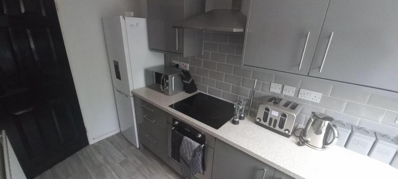 6-Min Walk To New Cross Parking Long Stay Discounts ولفرهامبتون المظهر الخارجي الصورة