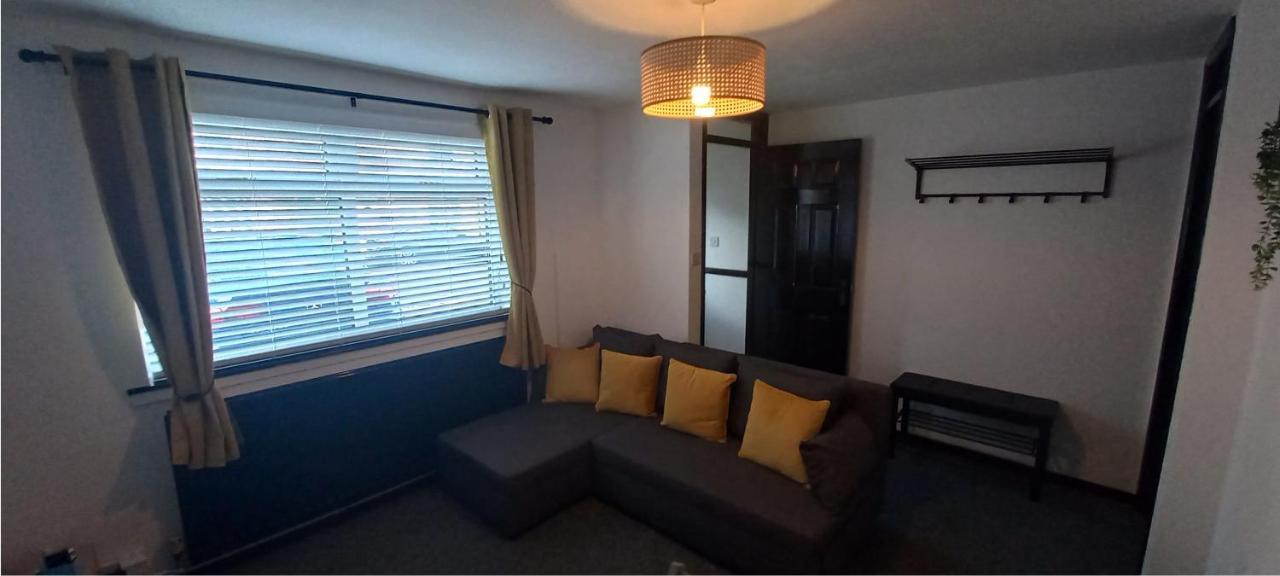 6-Min Walk To New Cross Parking Long Stay Discounts ولفرهامبتون المظهر الخارجي الصورة