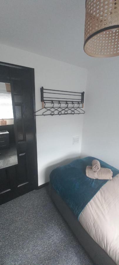 6-Min Walk To New Cross Parking Long Stay Discounts ولفرهامبتون المظهر الخارجي الصورة